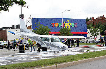 alg_plane_crash_toys_r_us